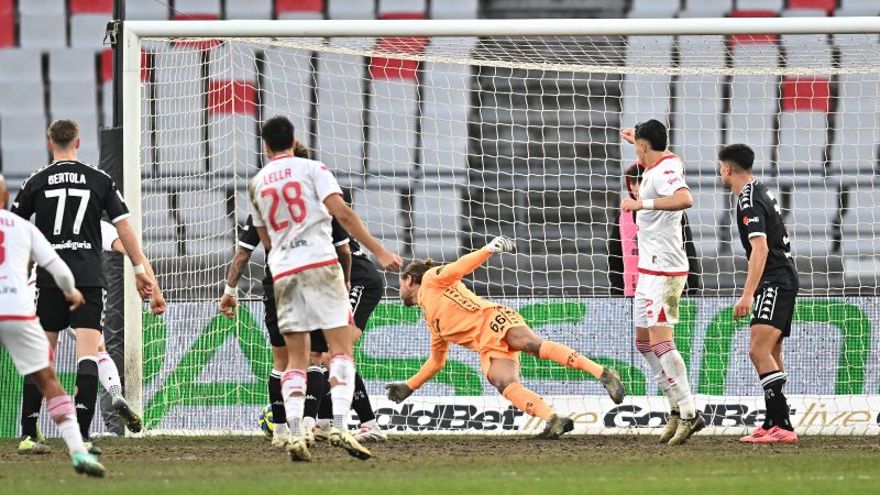 Bari – Spezia. Il 2 a 0 concede un momento di festa al San Nicola e piazza i galletti al sesto posto in classifica