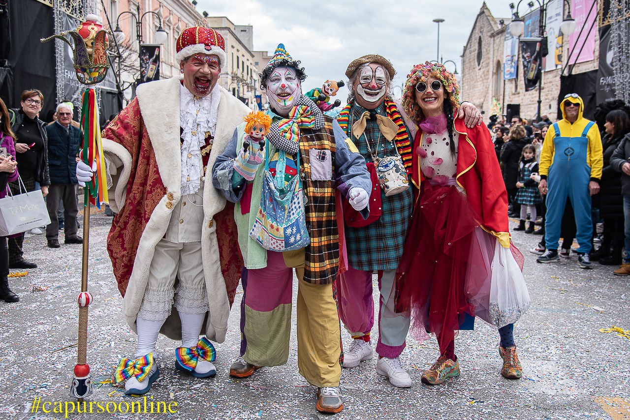 CARNEVALE DI PUTIGNANO: PRIMA GIORNATA PRINCIPALE CON EUGENIO CESARO E LE VIBRAZIONI, NUOVI OSPITI, INCLUSIONE E PROGETTI SPECIALI